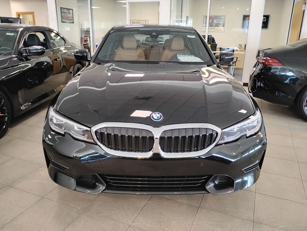 Used 2022 BMW 330e xDrive w/ Driving Assistance Package AWD/4WD image 8