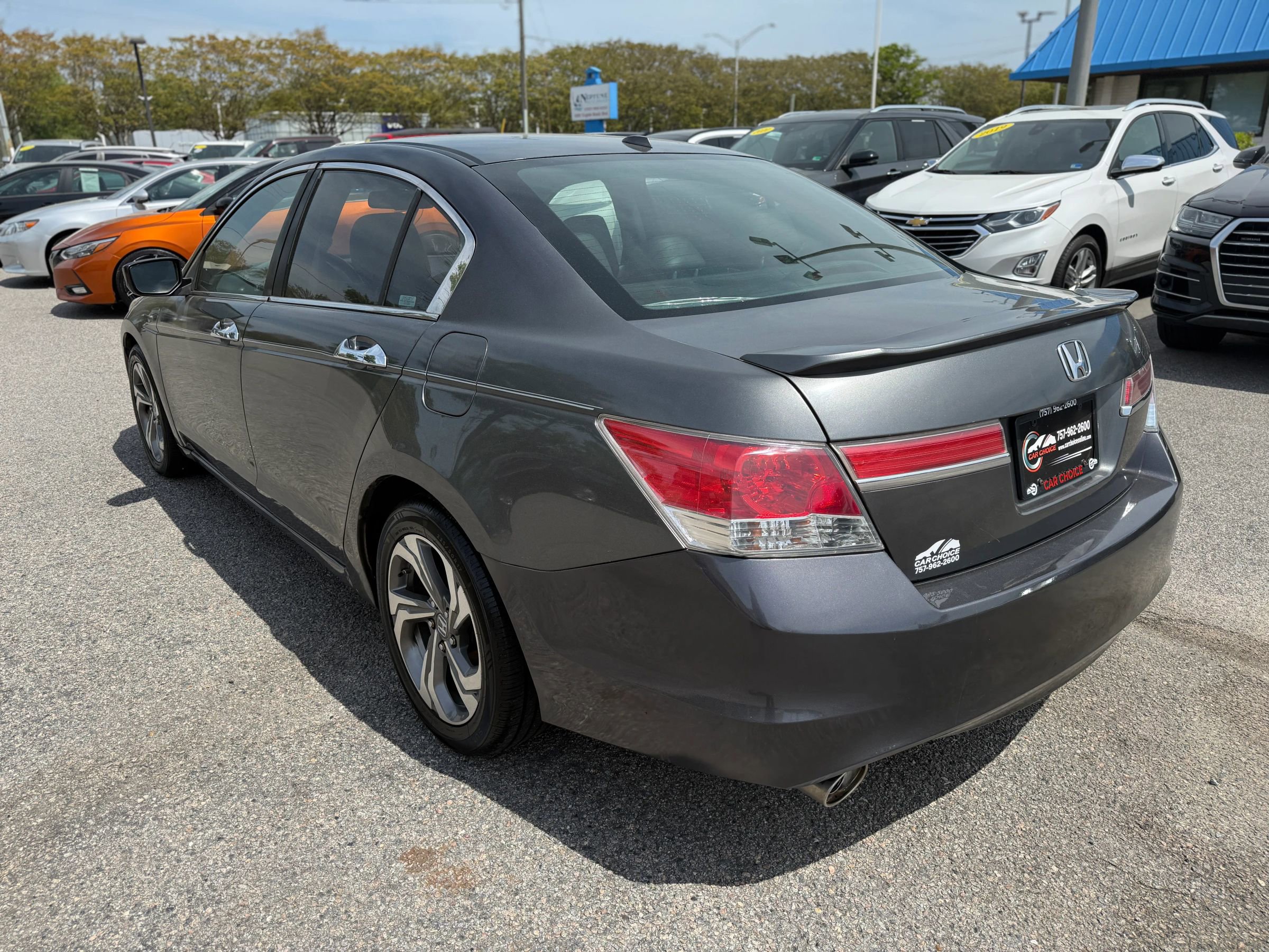 Used 2011 Honda Accord EX-L image 9