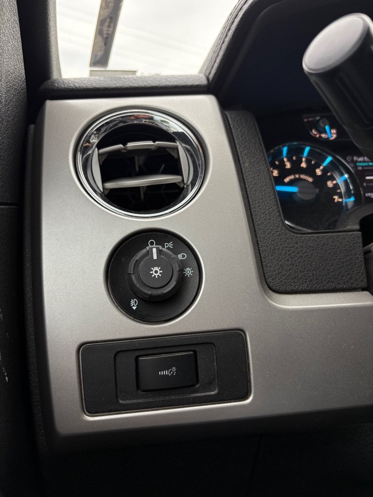 Used 2014 Ford F150 Lariat w/ Equipment Group 502A Luxury AWD/4WD image 16