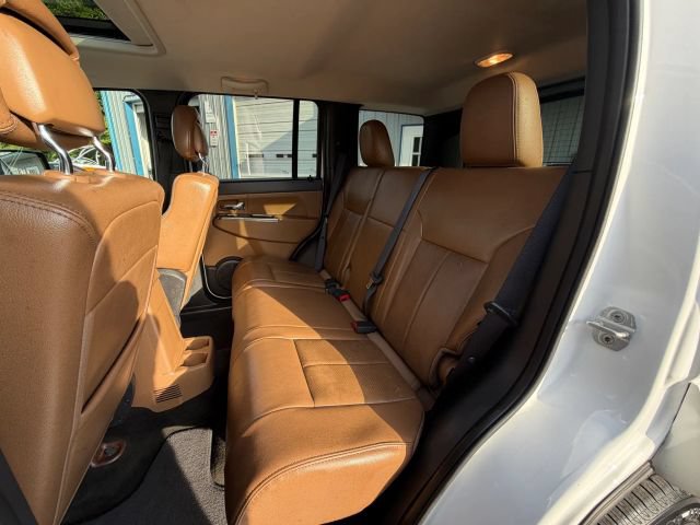 Used 2012 Jeep Liberty Limited AWD/4WD image 10