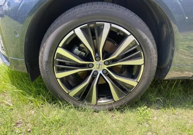 Used 2024 Volvo XC60 B5 Plus w/ Protection Package Premier AWD/4WD image 6