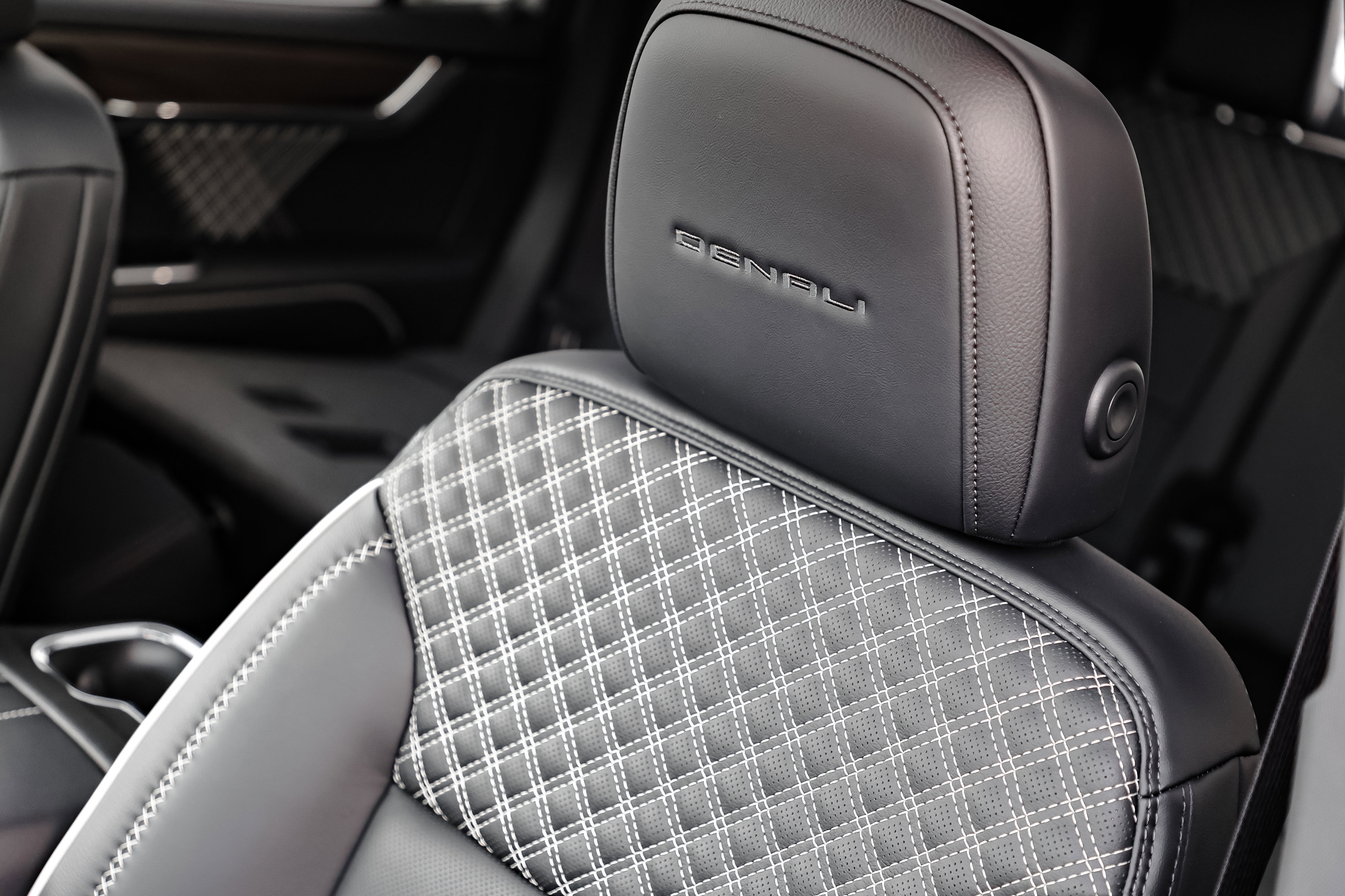 New 2026 GMC Acadia Denali w/ Super Cruise Package image 14