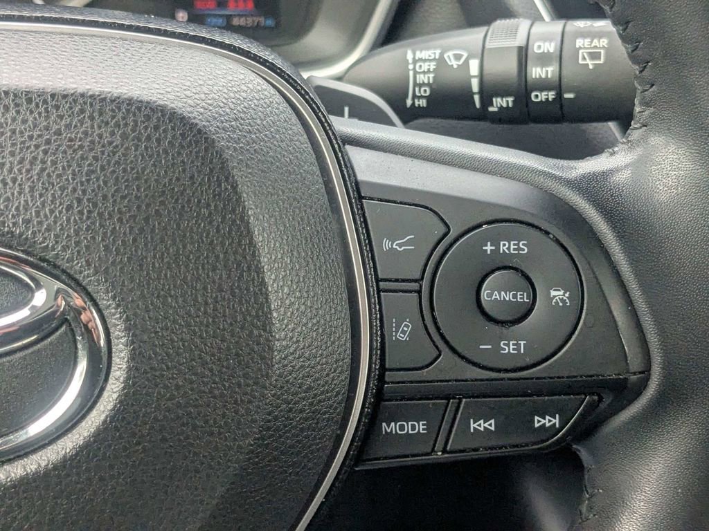 Used 2020 Toyota Corolla SE image 25