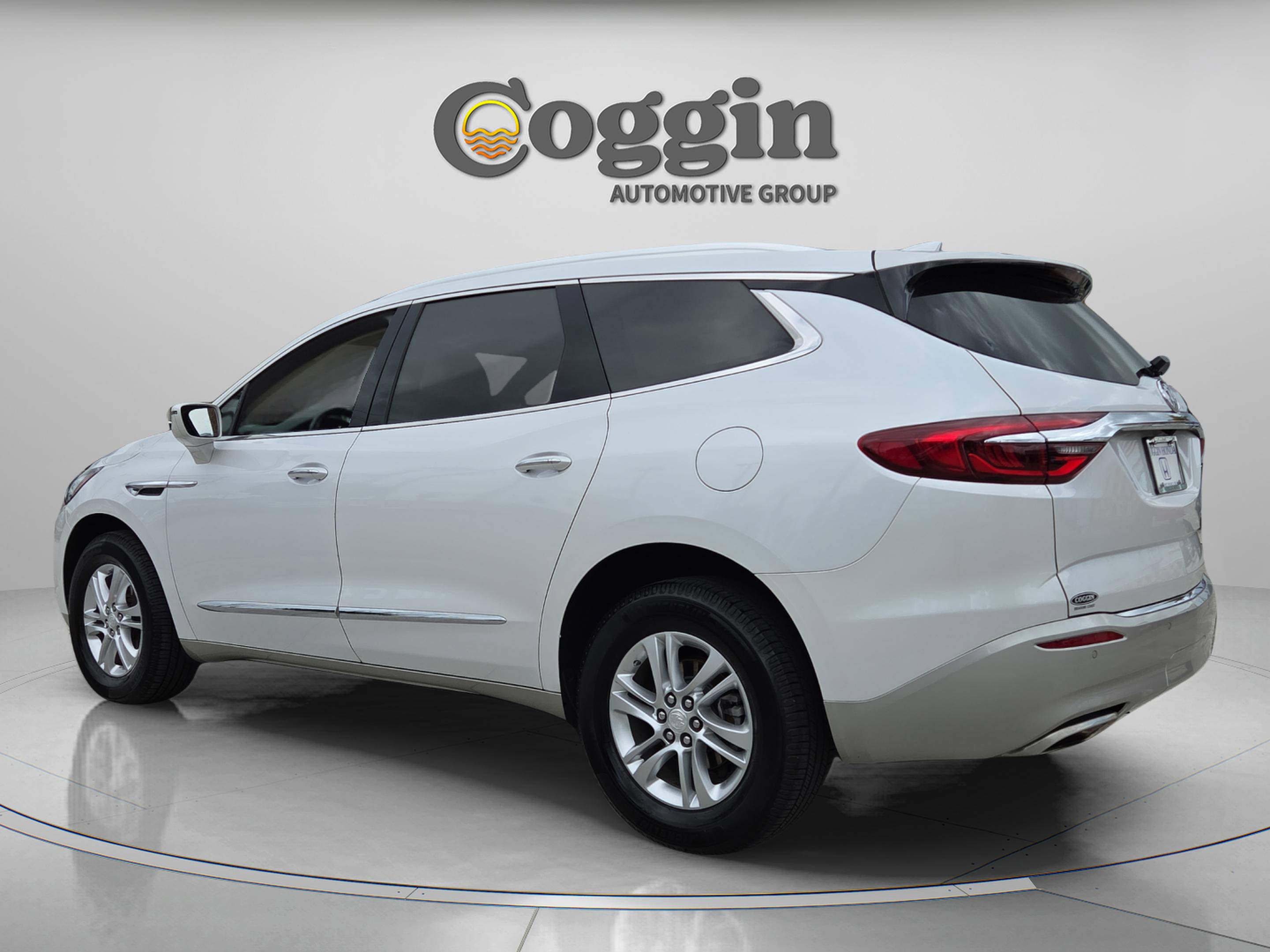Used 2019 Buick Enclave Essence FWD image 3