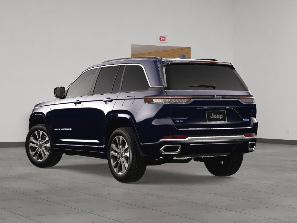 New 2024 Jeep Grand Cherokee Overland w/ Advanced Protech Group III AWD/4WD image 4