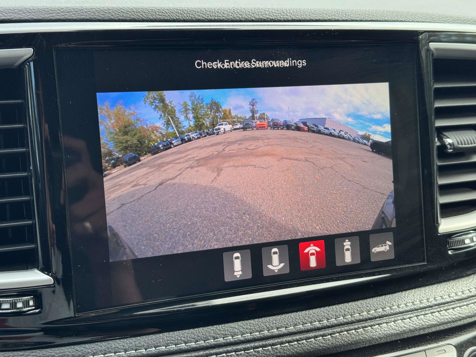 Used 2027 Chrysler Pacifica Select w/ Family Tech Group FWD image 14