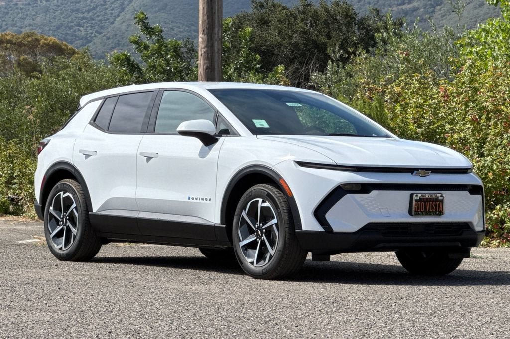 New 2026 Chevrolet Equinox EV LT FWD image 2
