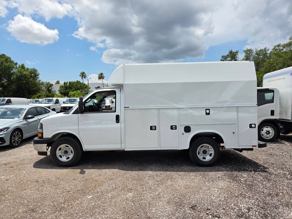 New 2026 Chevrolet Express 3500 w/ Power Convenience Package RWD image 5