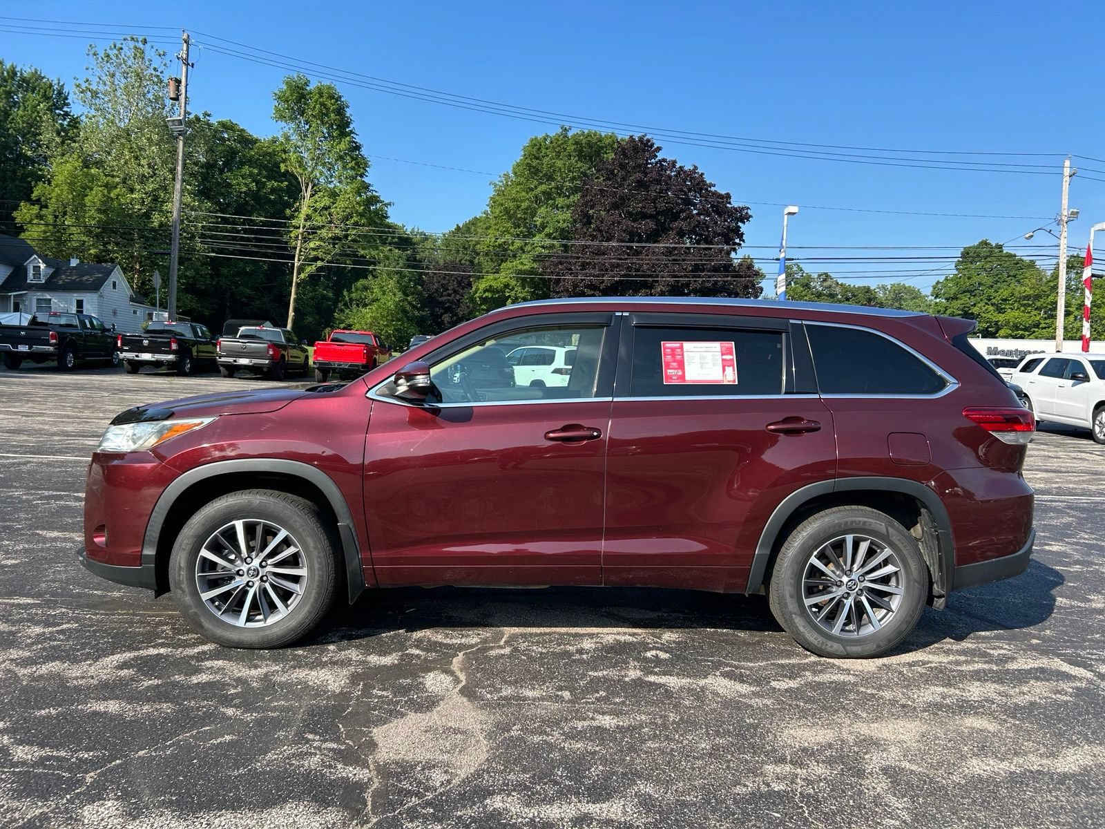 Used 2018 Toyota Highlander XLE AWD/4WD image 2