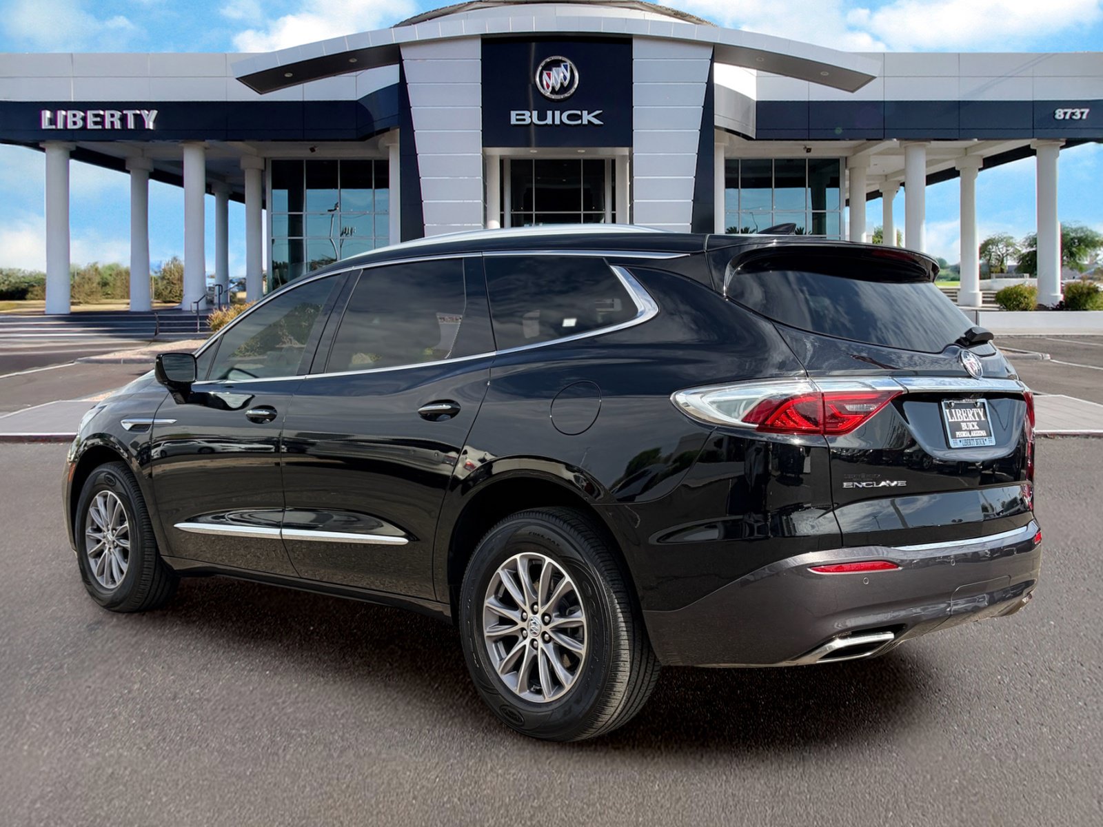 Used 2023 Buick Enclave Premium FWD image 7