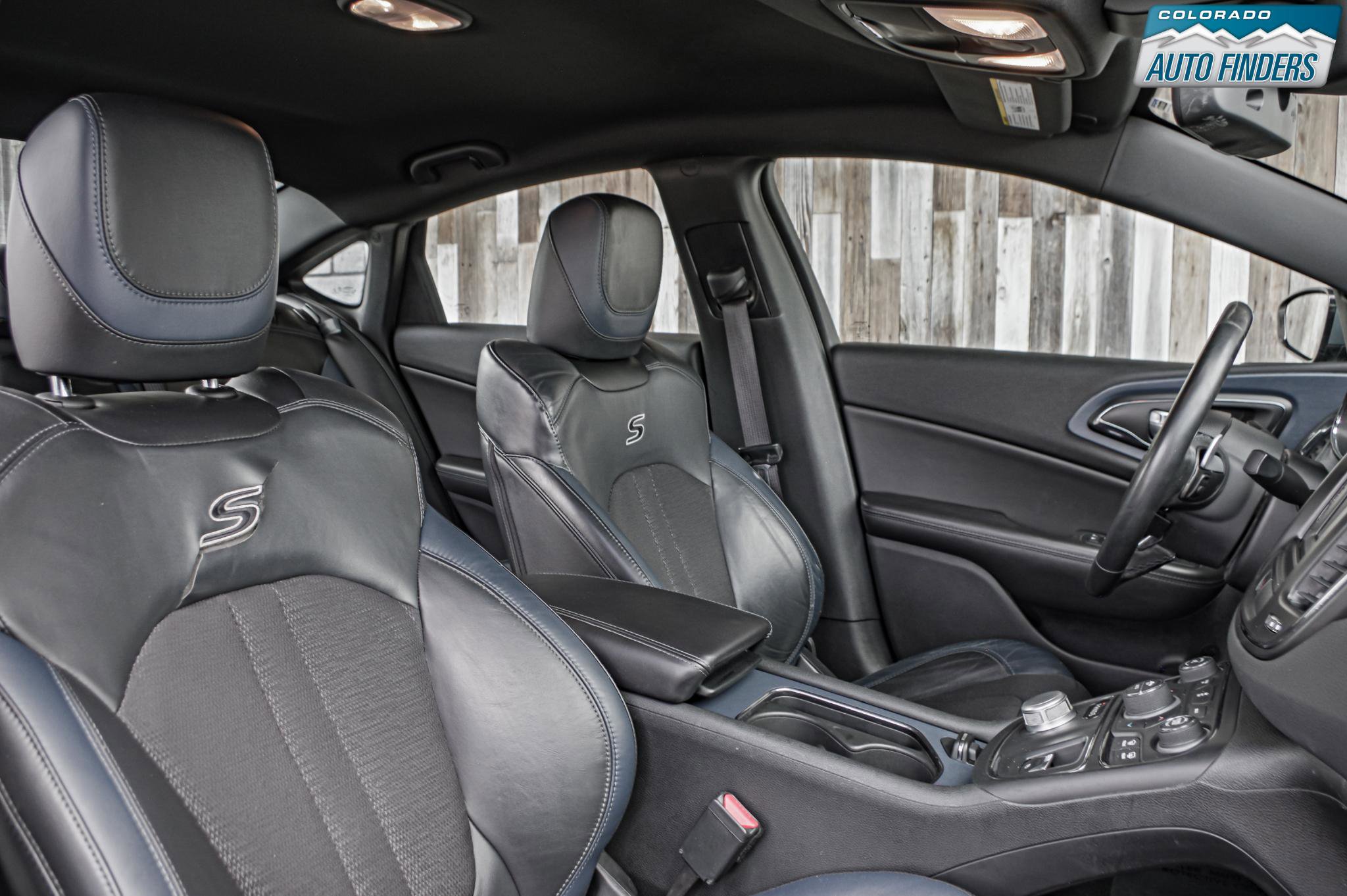 Used 2015 Chrysler 200 S w/ Comfort Group image 21