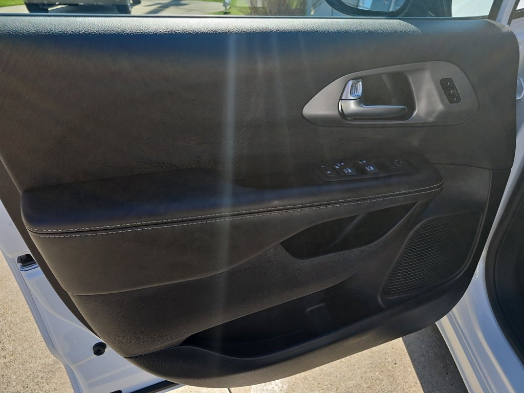 Certified 2026 Chrysler Pacifica Select FWD image 15