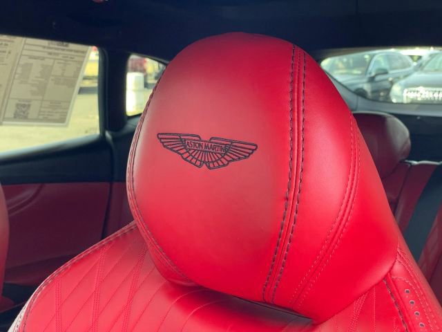 Used 2023 Aston Martin DBX image 31