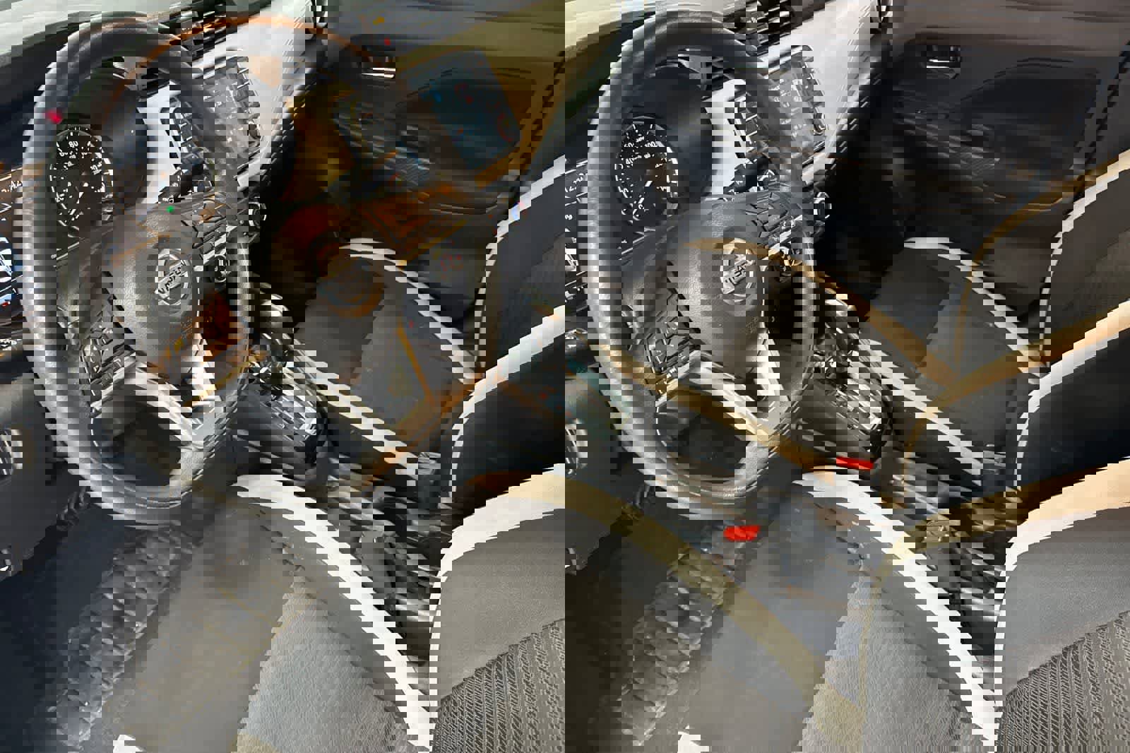 Used 2021 Nissan Versa SV image 14