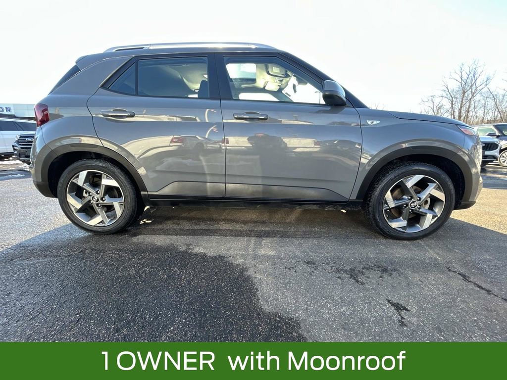 Used 2022 Hyundai Venue SEL image 4