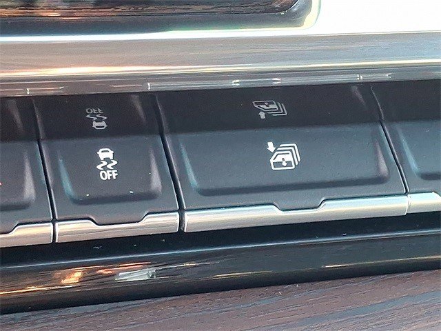 Certified 2025 GMC Sierra 1500 SLT image 25