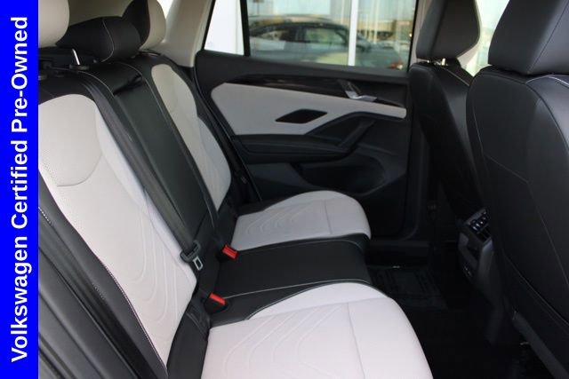 Used 2025 Volkswagen Tiguan SE image 23