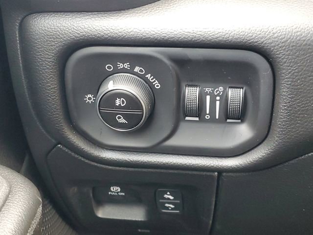 New 2026 RAM 1500 4x4 Crew Cab image 19