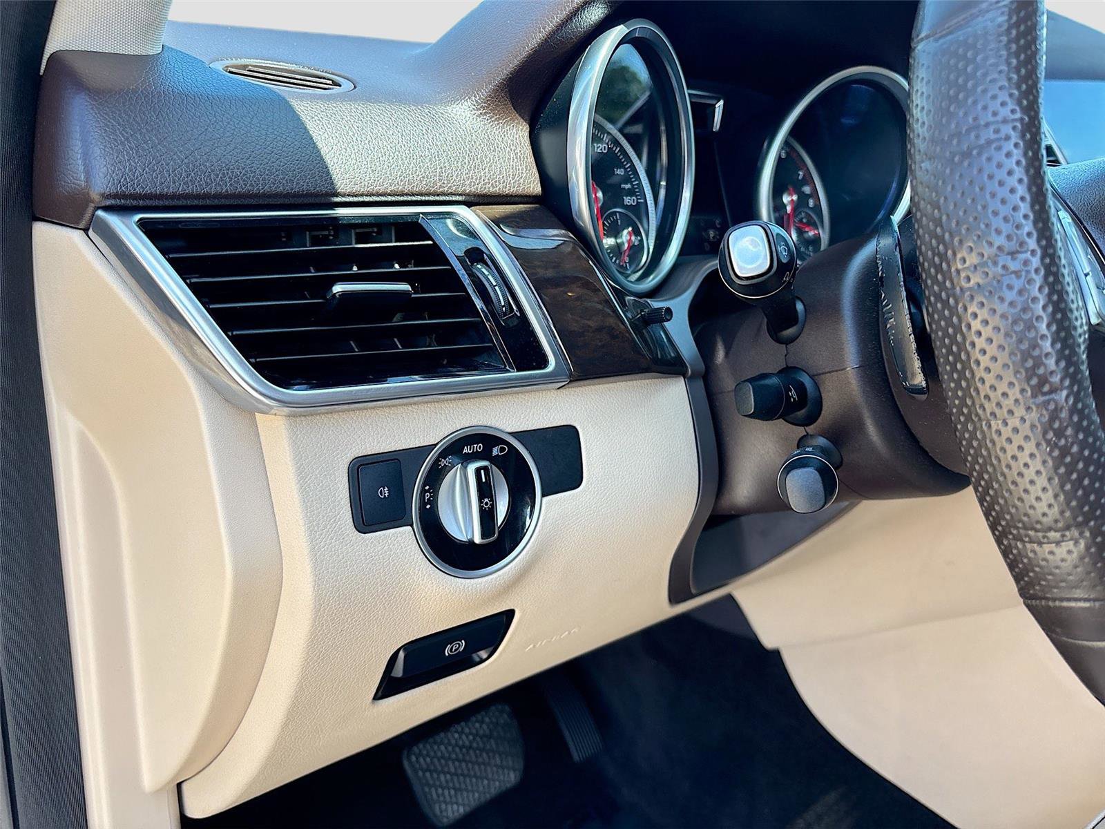 Used 2018 Mercedes-Benz GLE 350 w/ Premium 1 Package image 10