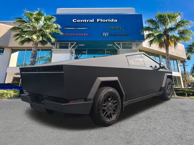 Used 2024 Tesla Cybertruck AWD Crew Cab image 5