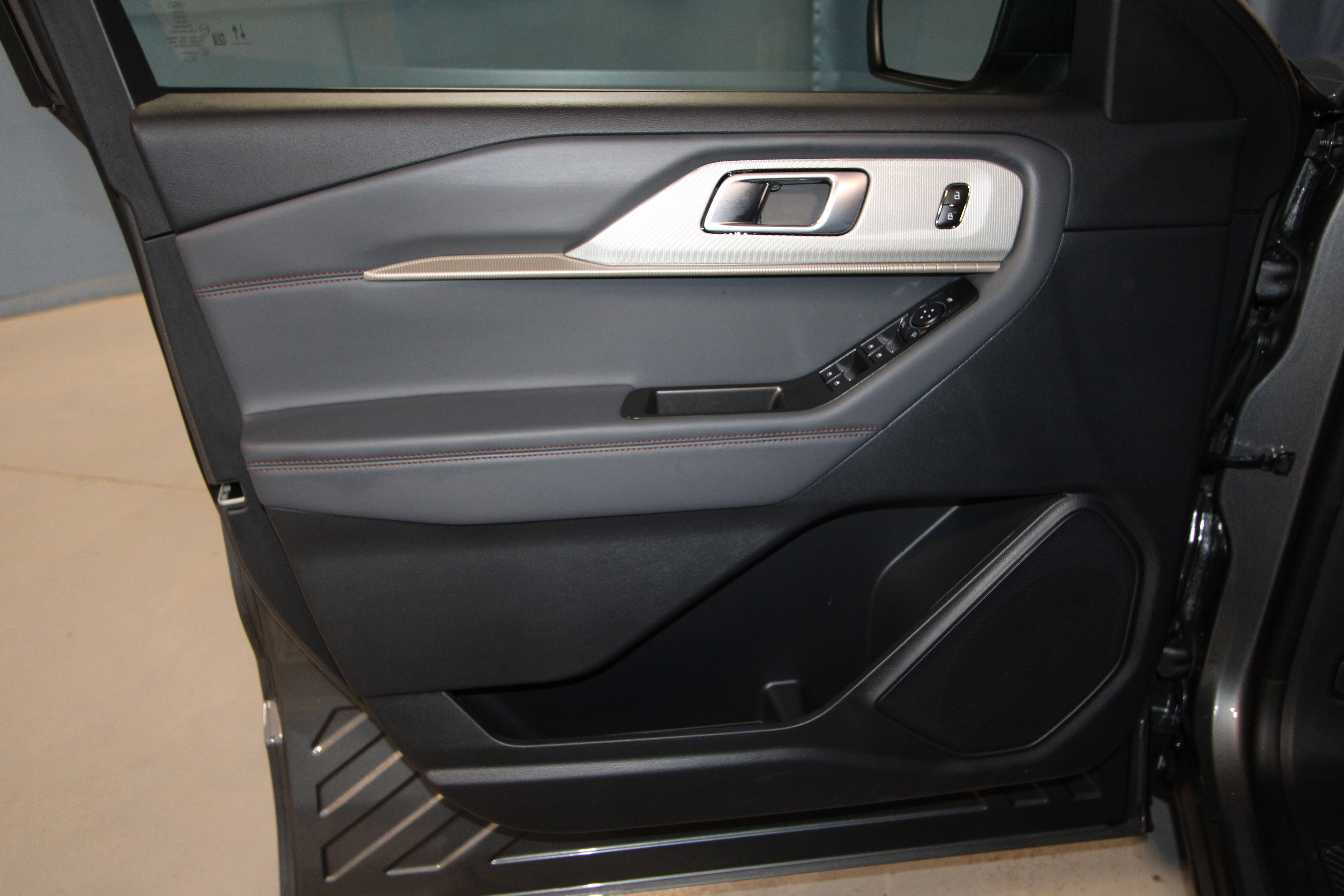 New 2026 Ford Explorer Active image 4