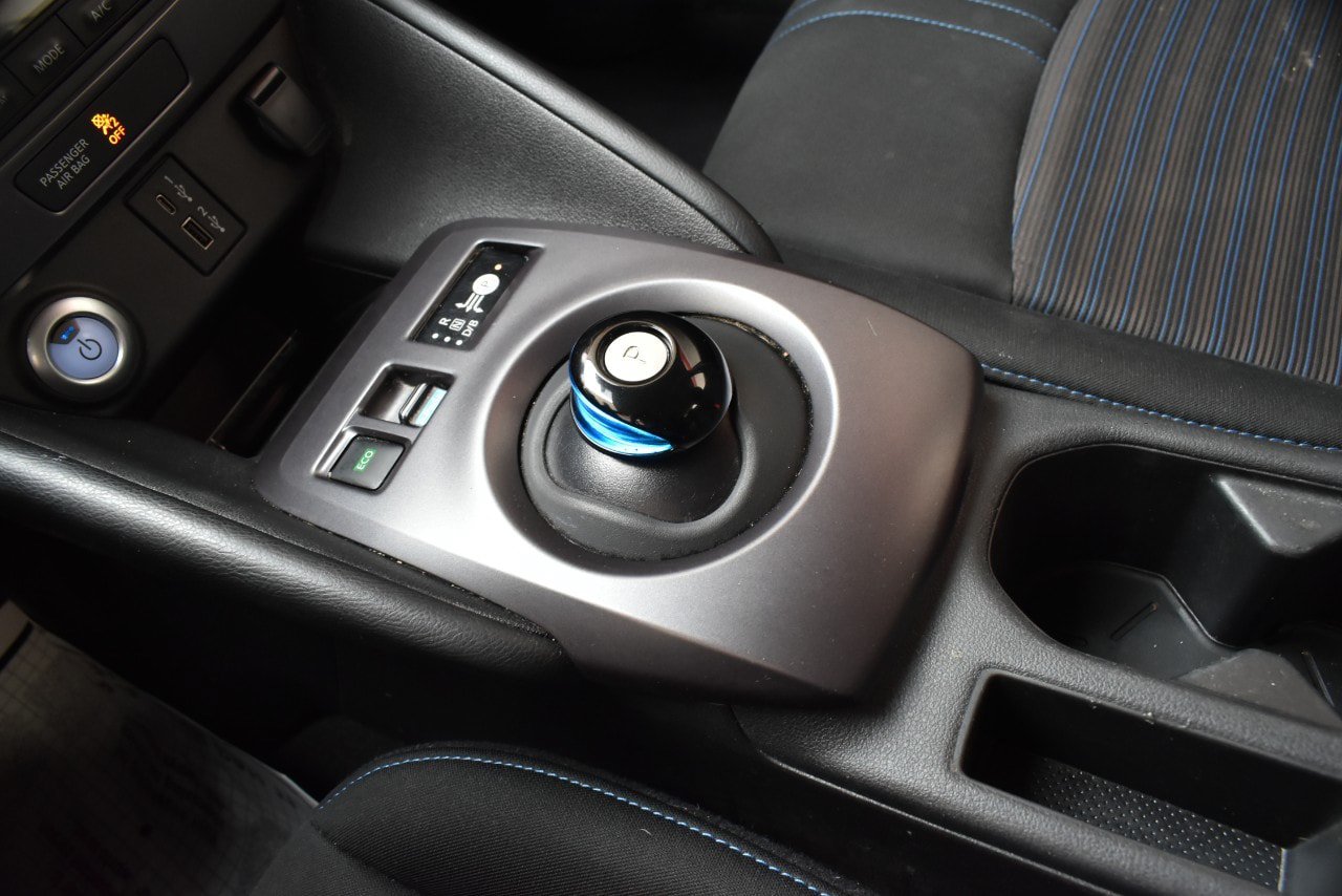 Used 2025 Nissan Leaf S FWD image 26