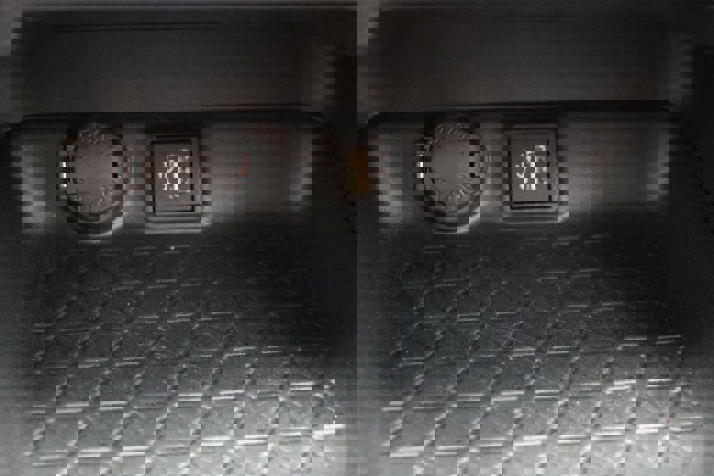 Used 2024 Toyota RAV4 LE image 22