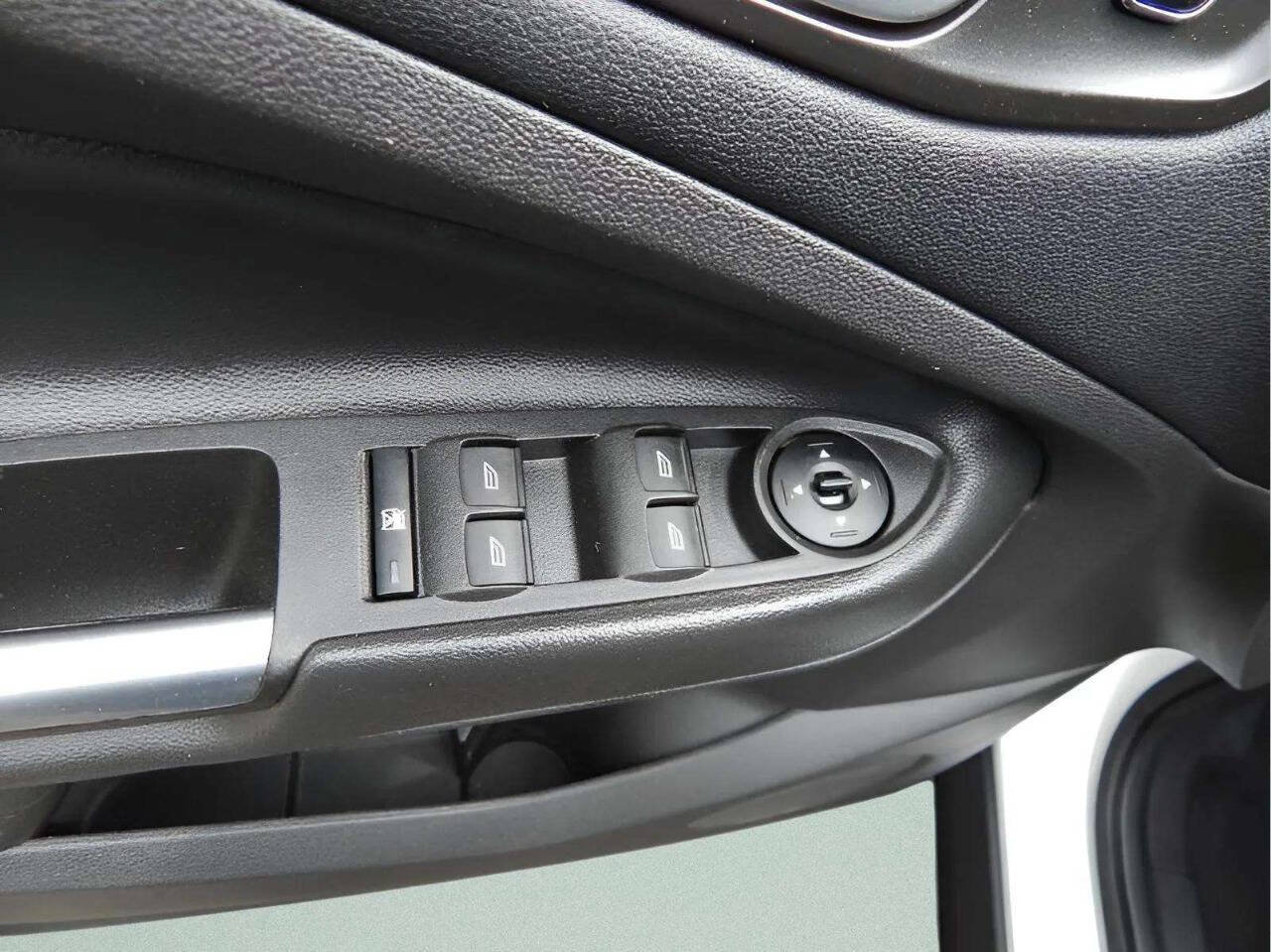 Used 2016 Ford Escape SE AWD/4WD image 14