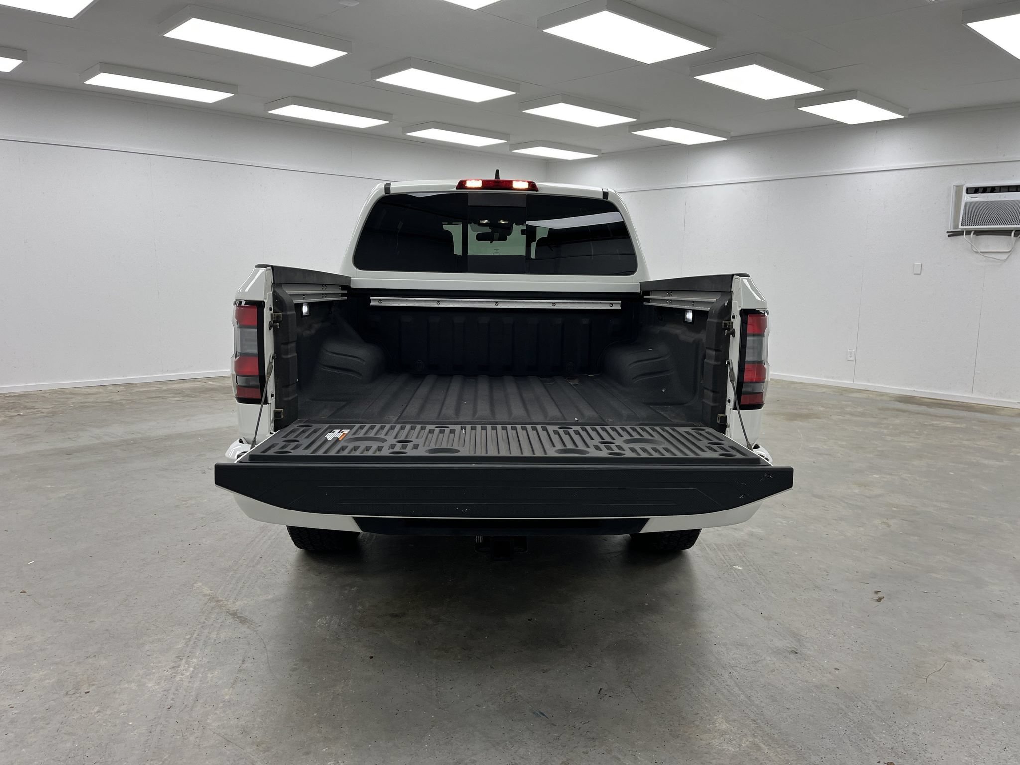 Used 2025 Nissan Frontier Pro-X w/ Pro Convenience Package RWD image 20