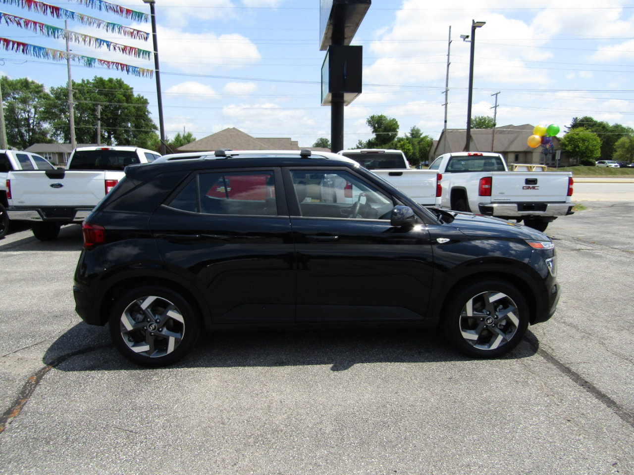 Used 2024 Hyundai Venue SEL image 8