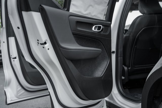 Certified 2025 Volvo XC40 B5 Core w/ Protection Package Premier image 36