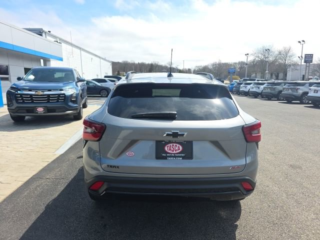 New 2026 Chevrolet Trax RS w/ Sunroof Package image 3