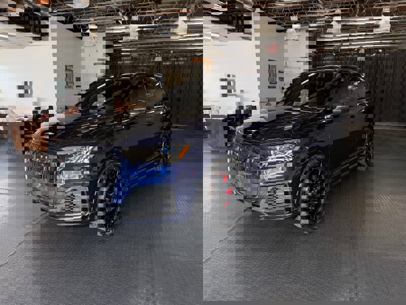 Used 2021 Audi SQ7 Prestige w/ Prestige Package image 4