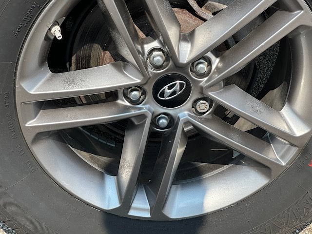 Used 2017 Hyundai Santa Fe Sport FWD image 30