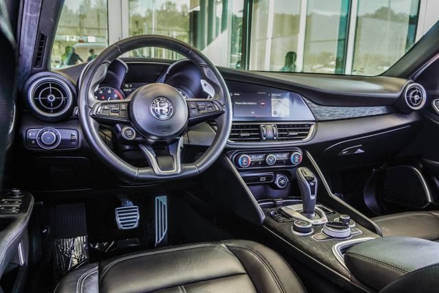 Used 2023 Alfa Romeo Giulia Sprint AWD/4WD image 15
