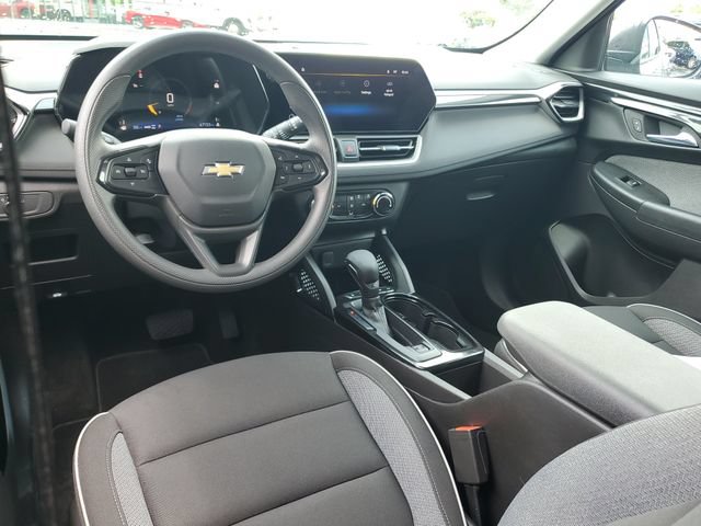 Used 2024 Chevrolet TrailBlazer LS w/ LS Convenience Package AWD/4WD image 9