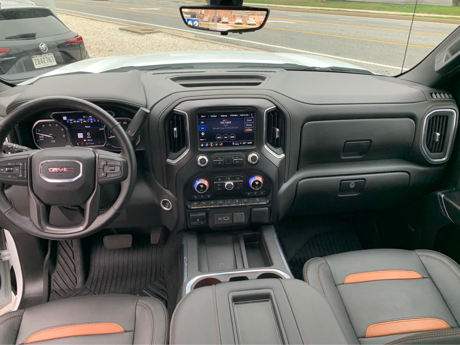 Used 2021 GMC Sierra 1500 AT4 w/ AT4 Premium Package AWD/4WD image 10