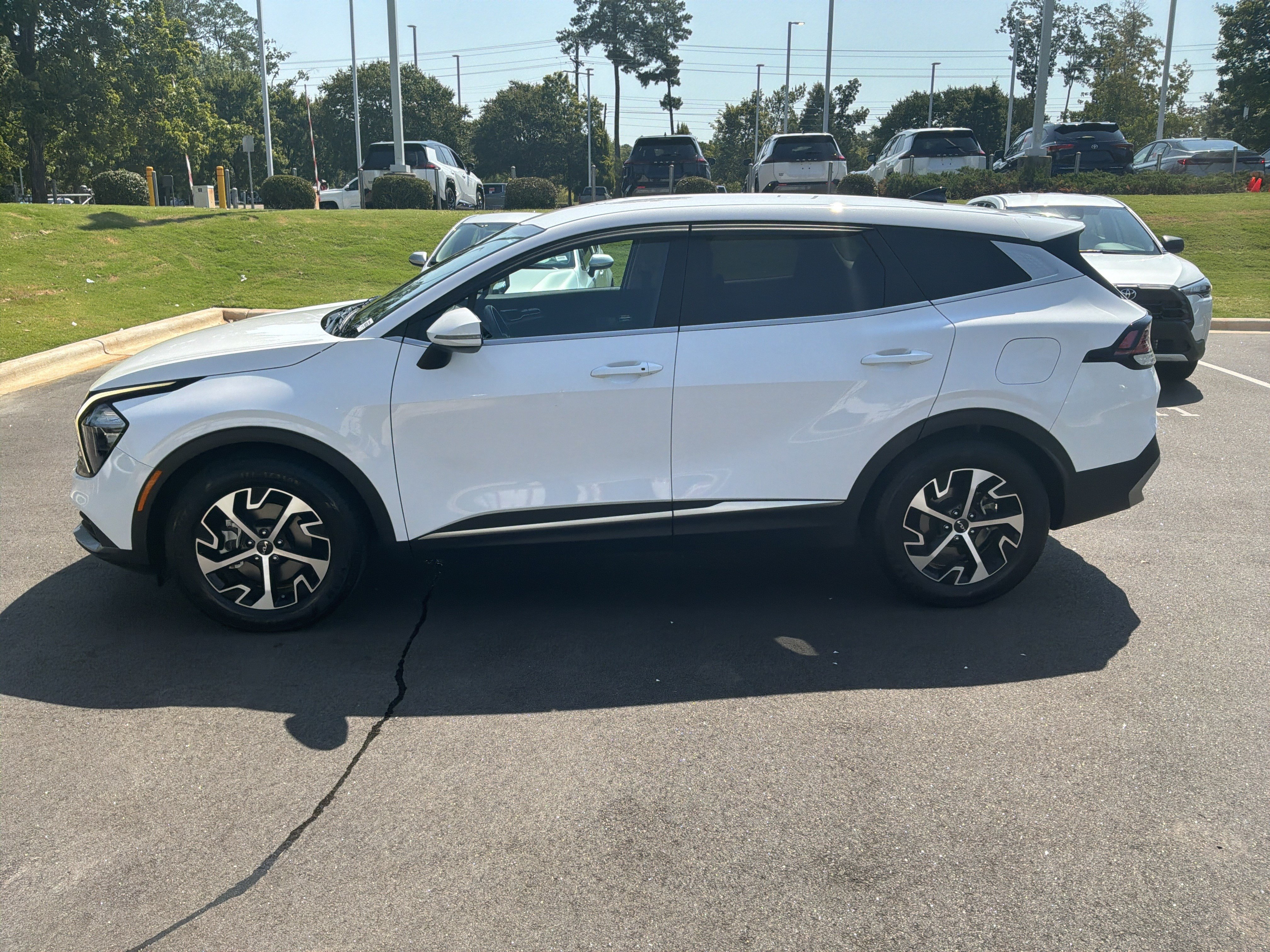 Used 2023 Kia Sportage EX FWD image 8
