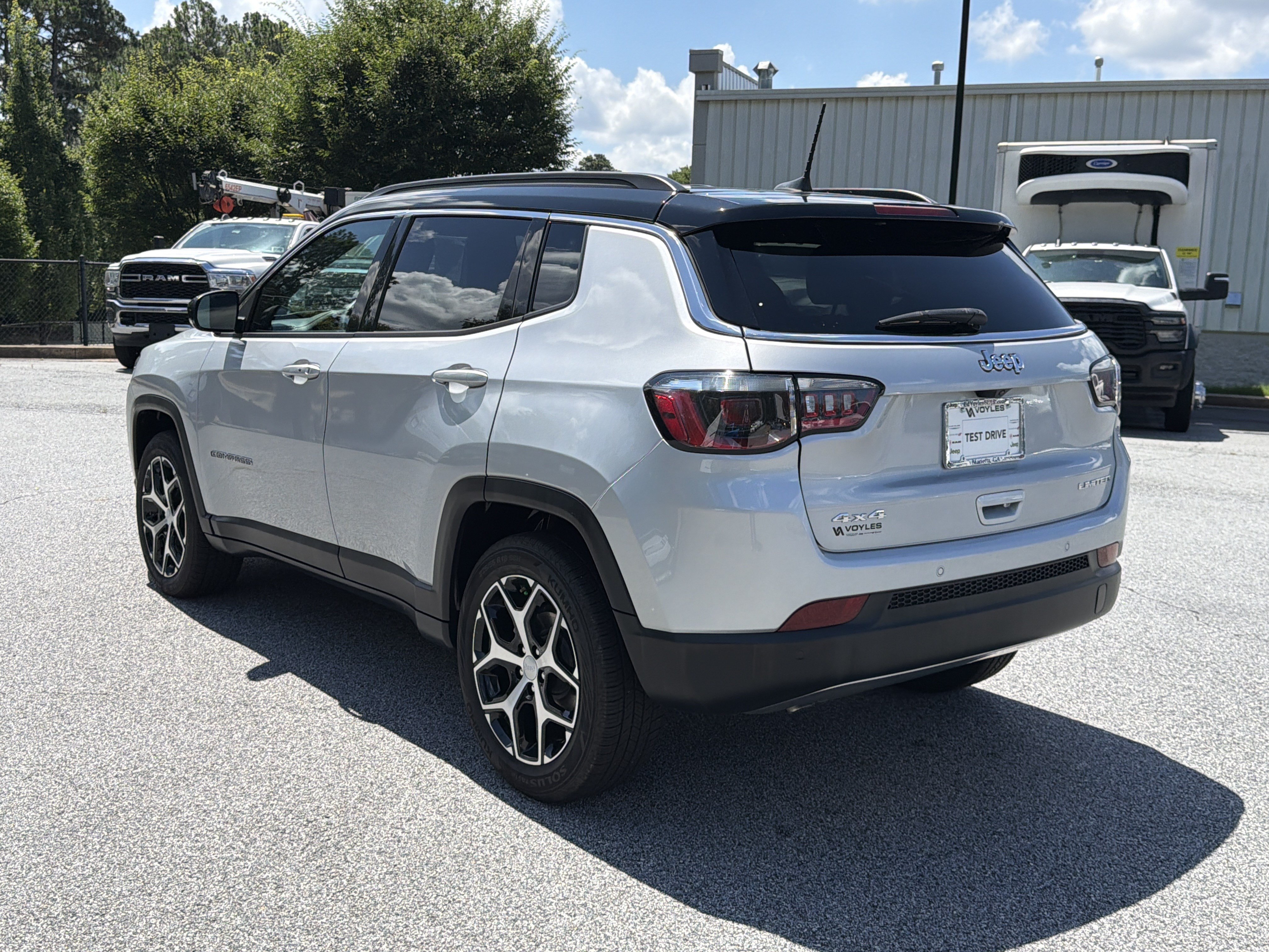 Used 2024 Jeep Compass Limited AWD/4WD image 6