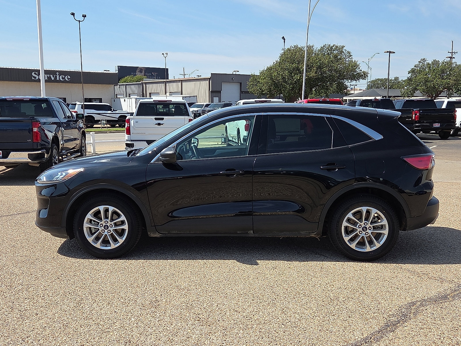 Used 2022 Ford Escape SE w/ Convenience Package FWD image 2