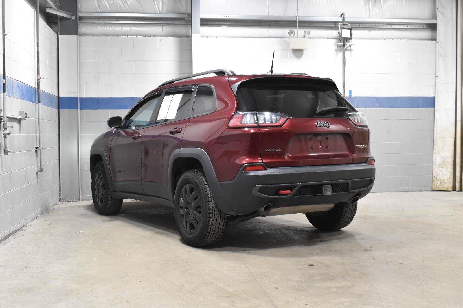 Used 2021 Jeep Cherokee Trailhawk w/ Comfort & Convenience Group AWD/4WD image 20