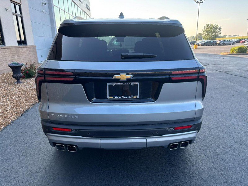 Used 2025 Chevrolet Traverse LT w/ LPO, Floor Liner Package FWD image 4