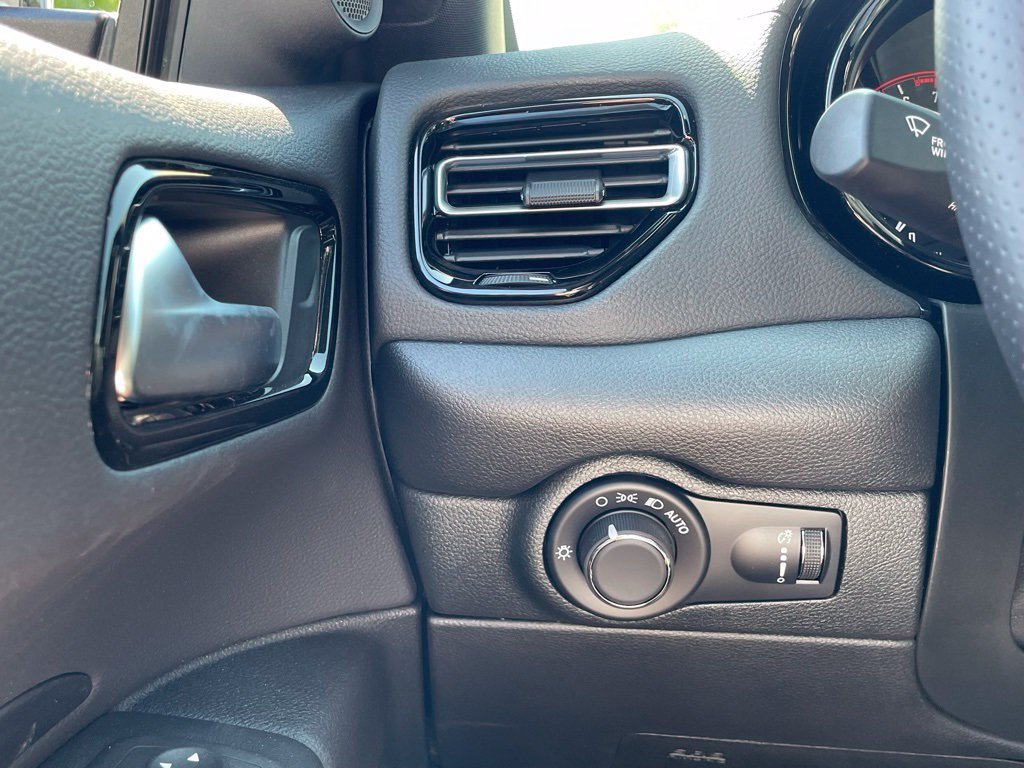 New 2025 Dodge Durango AWD image 33