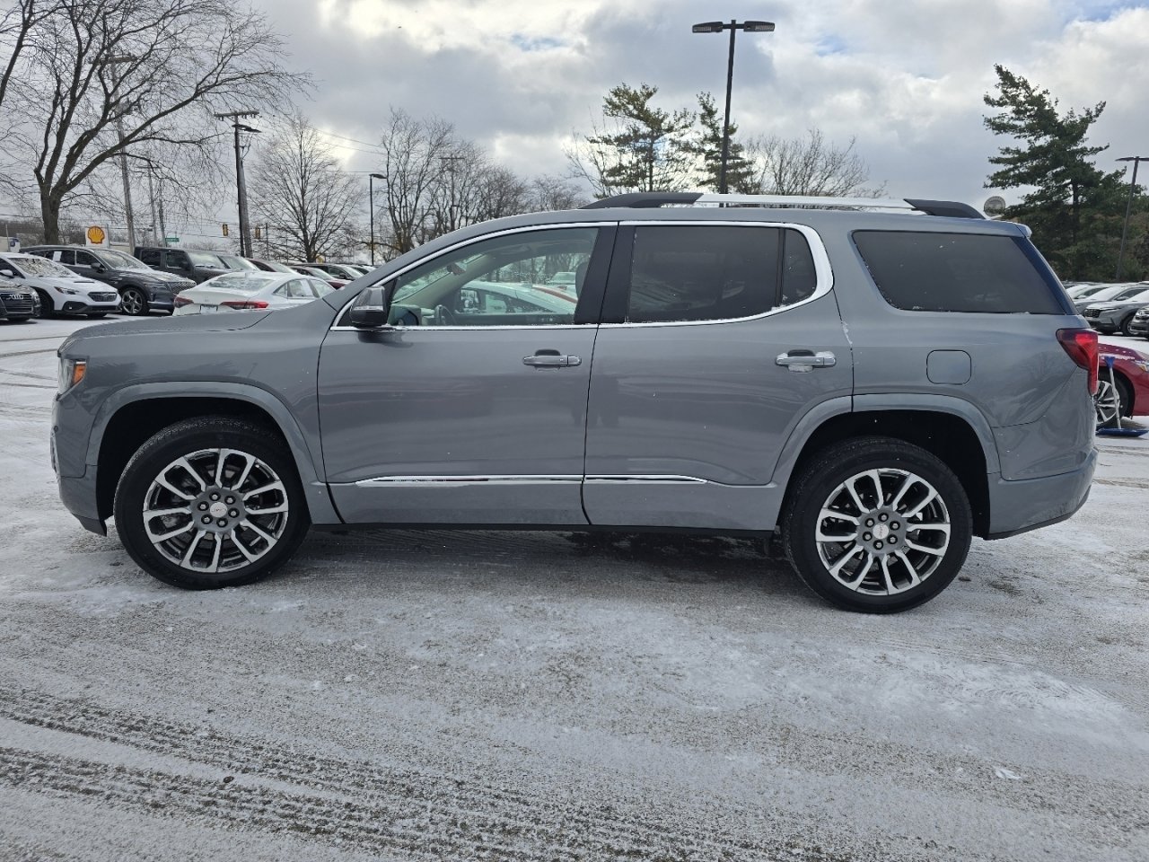 Used 2022 GMC Acadia Denali w/ Denali Technology Package image 16