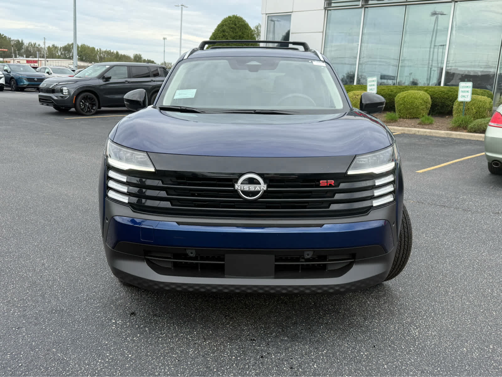 Used 2026 Nissan Kicks SR w/ Cold Weather Package AWD/4WD image 2