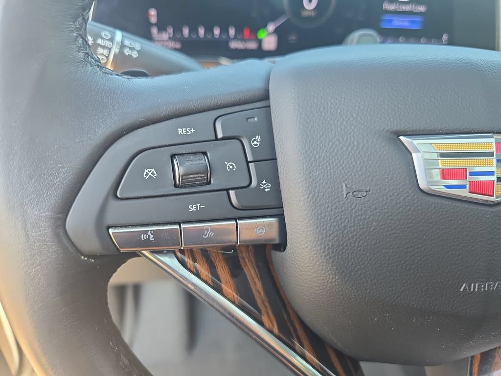 Used 2023 Cadillac Escalade Premium Luxury AWD/4WD image 18