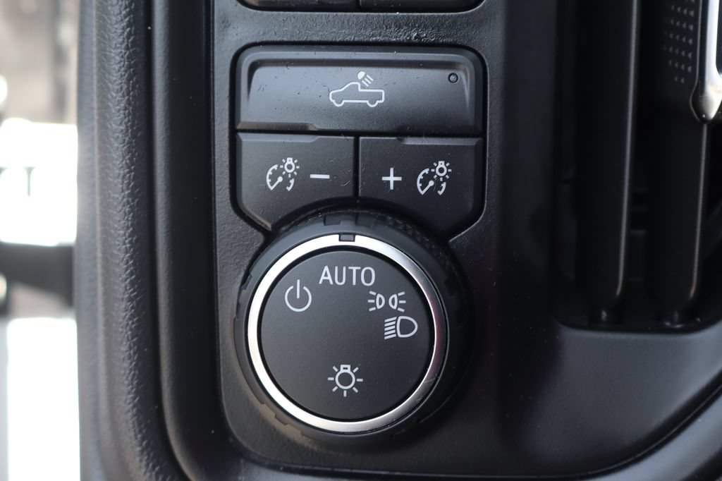 Used 2025 Chevrolet Silverado 1500 Custom Trail Boss w/ Dark Appearance Package AWD/4WD image 25