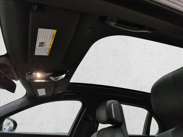 Used 2024 BMW 760i xDrive w/ Premium Package image 16