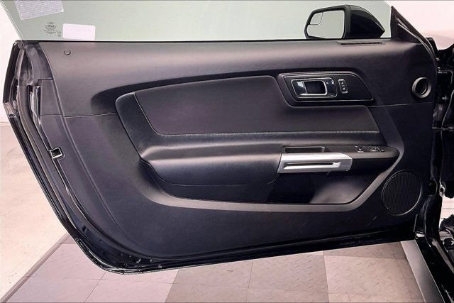 Used 2017 Ford Mustang GT RWD image 25