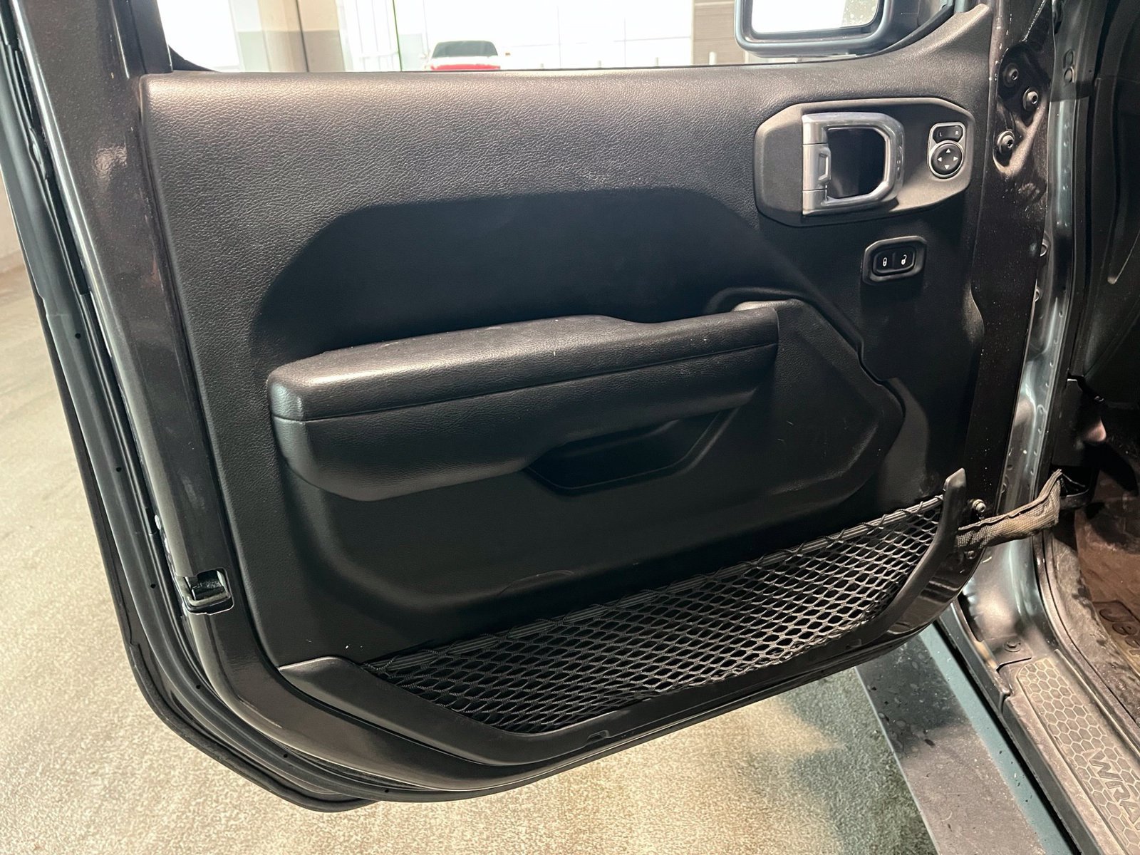 Used 2021 Jeep Wrangler Unlimited Rubicon AWD/4WD image 15